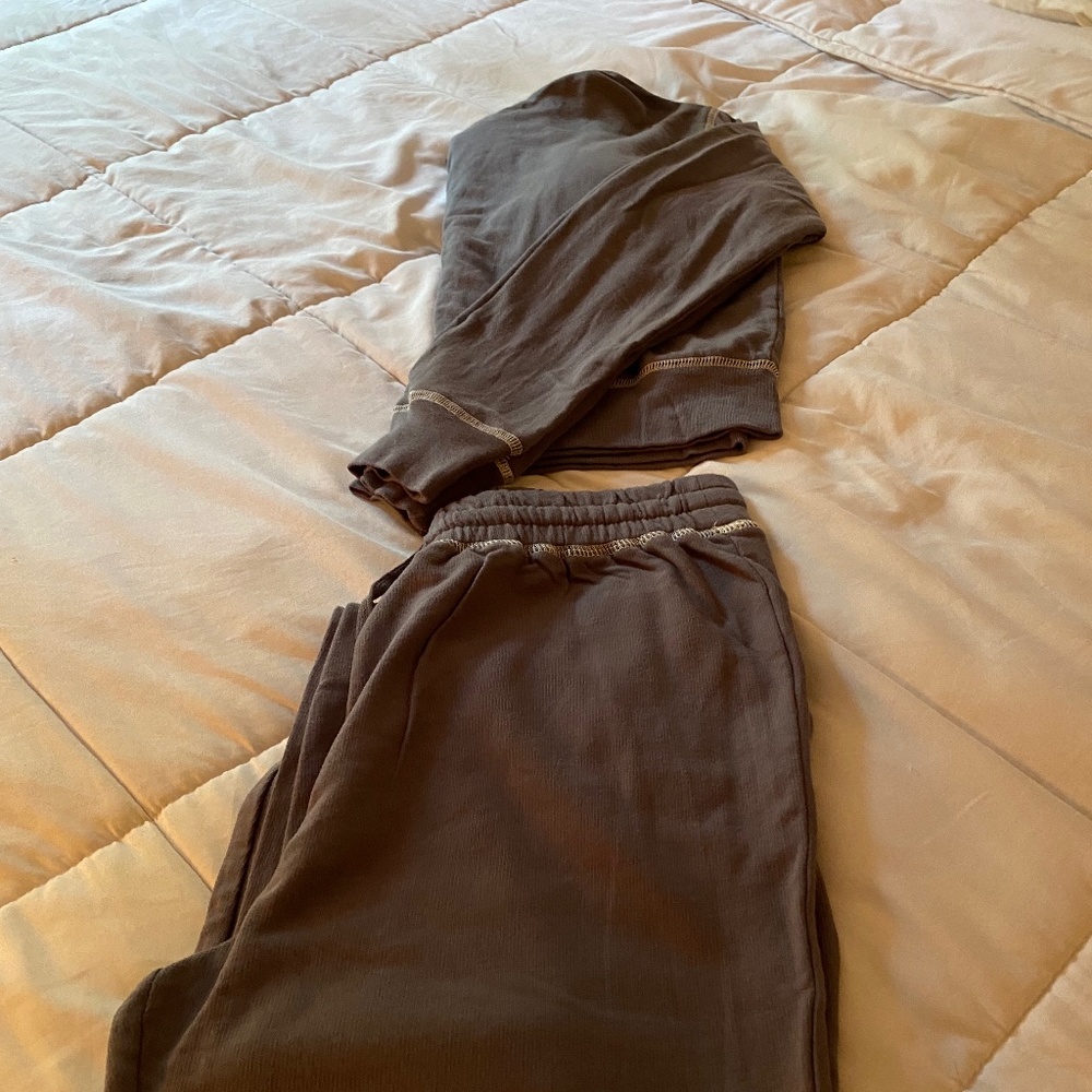 Jogging Set - image 2